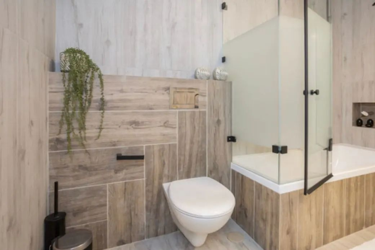 A Guide to Adequate Electrical Outlet Planning for California Bathroom Remodels